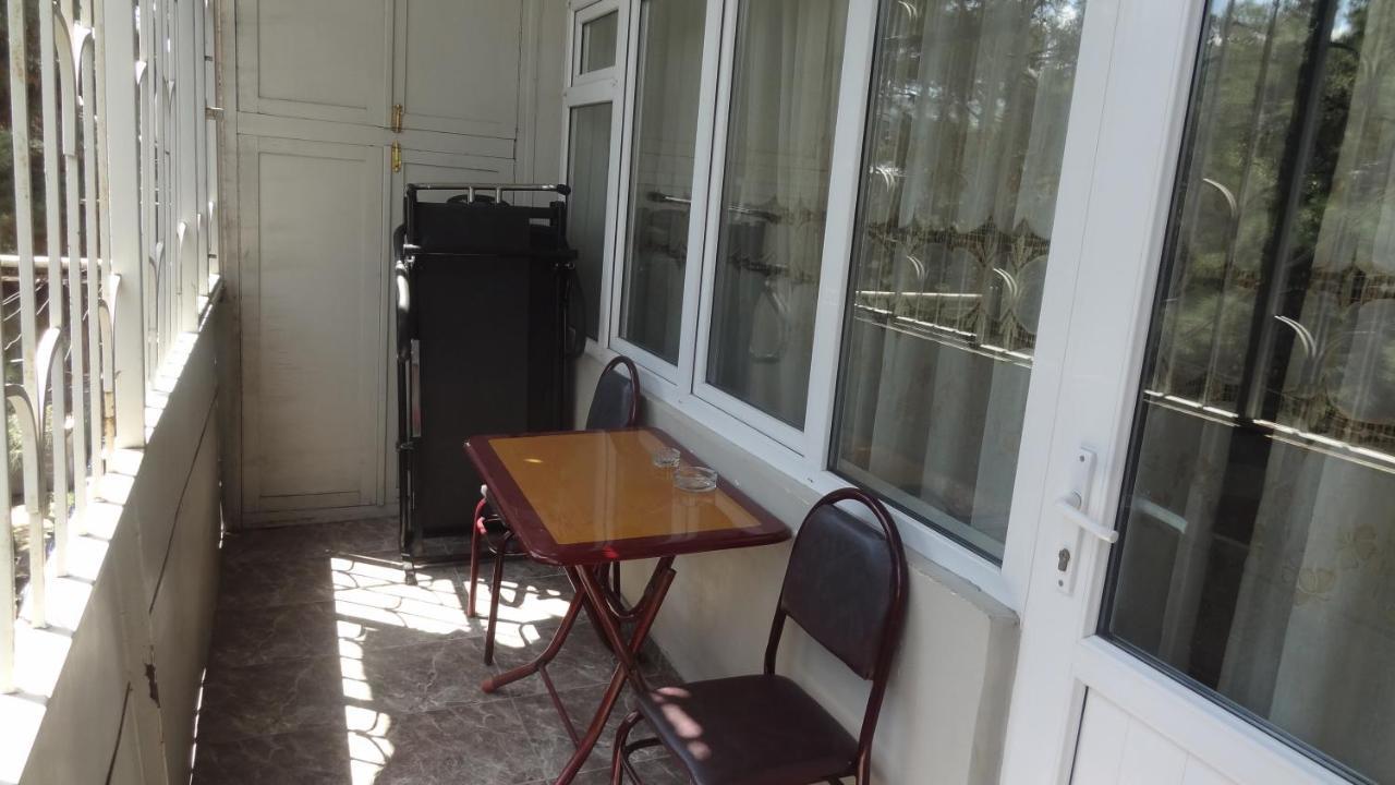Apartment Vake-Saburtalo Tiflis Exterior foto